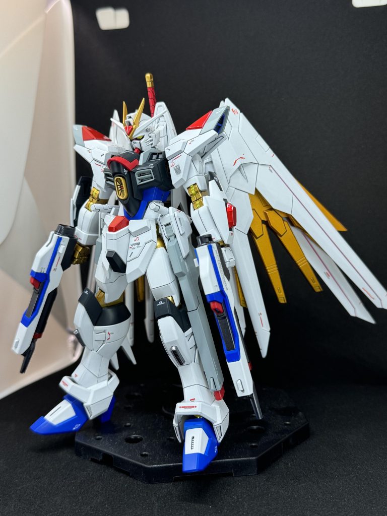 デカールはRGのストフリの物を流用しています。 