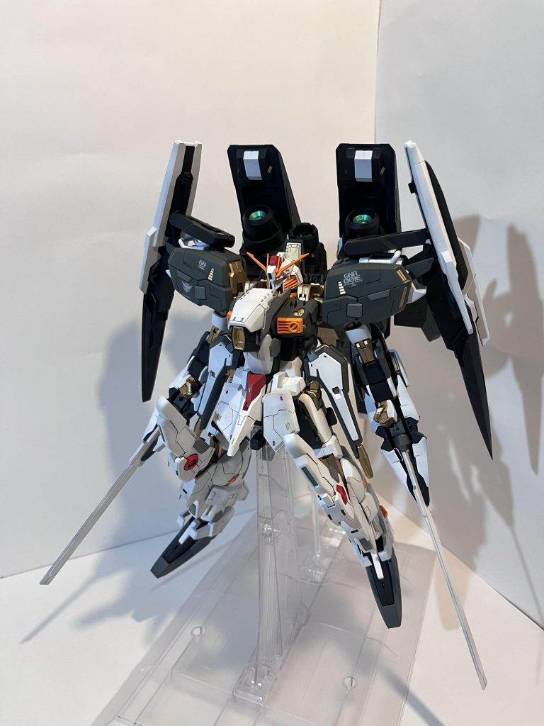 全体です。腕にはハイゼンスレイのコンポジット・シールド・ブースターを装着してあります。