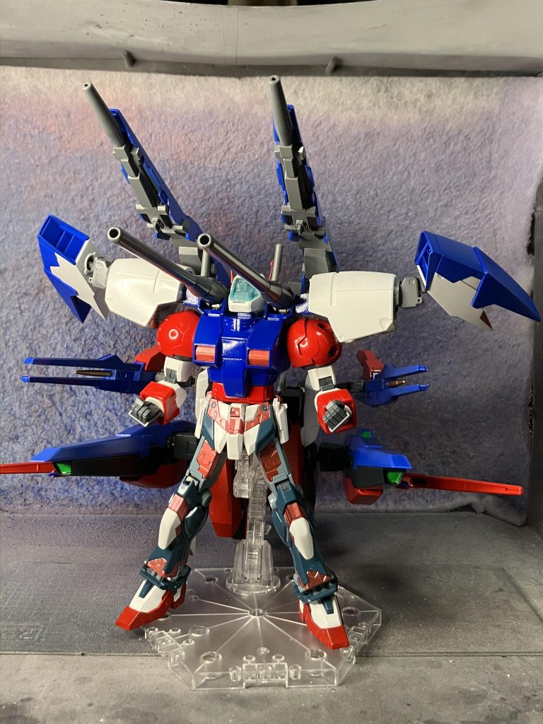 火力と機動力は申し分無いがエネルギー容量が少ないため、敵部隊を発見次第強襲をかけて短時間で殲滅する事を目的としています。