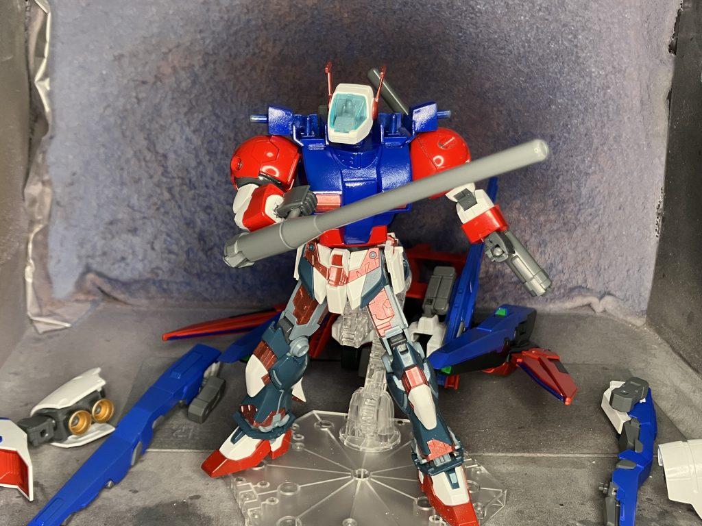 HWS内のエネルギーを全て使い実弾も全て使い果たすと、砲身をトンファーとして使い肉弾戦に持ち込む事になります。そして徒歩で帰る寸法です。