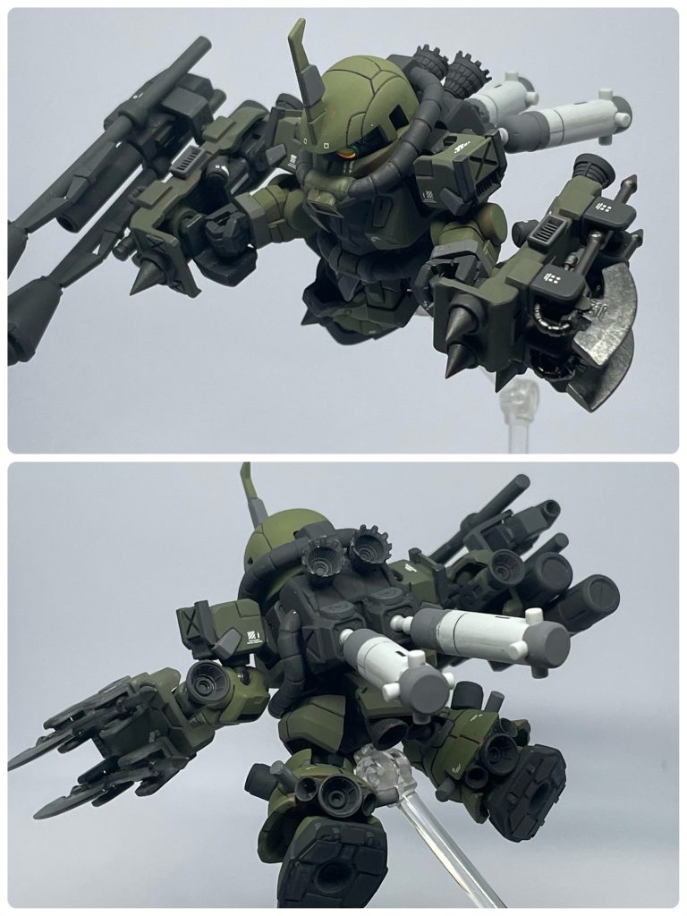 シールドにもバーニアと小型タンクを、腰部と脚部にもバーニアを追加しました。全てのバーニアを吹かして高速接近し、ボムでコロニーに穴を開け、シュツルムファウスト(毒ガス弾)を撃ち込み、高速で離脱します。