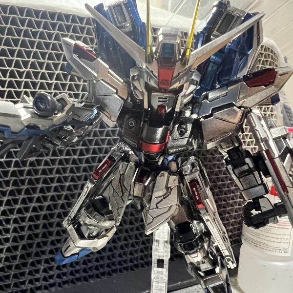 MGSDフリーダムガンダム　キャンディ塗装