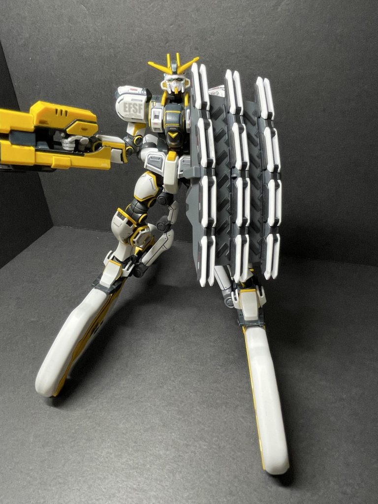 ポージング1サブレッグの固定関節を、稼働式へ加工を検討しましたが、ポージングが大変そうなので止めました。又いつかと思いながら長らく保留中。