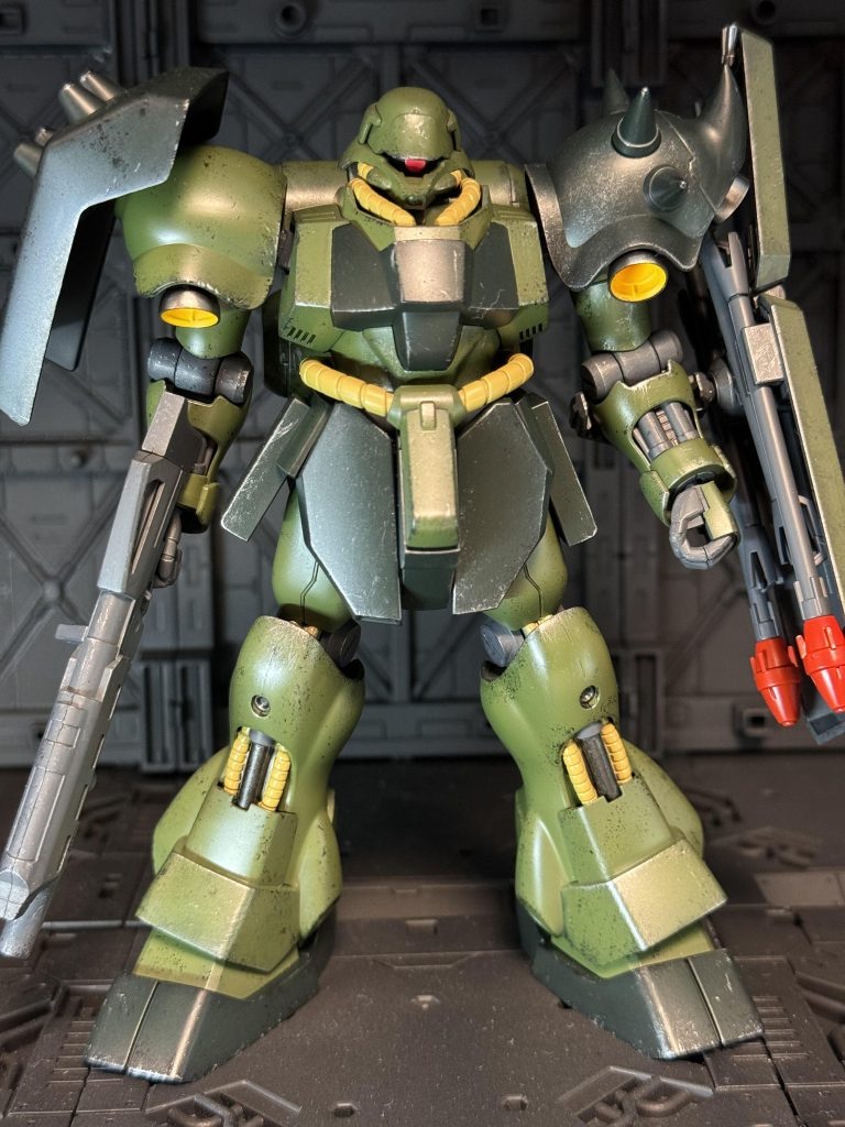 薄緑:メカサフスーパーヘヴィ→クレオス濃緑色+色の源イエロー+ホワイト濃い緑:黒サフ→クレオス暗緑色+ブラックフレーム:メカサフスーパーヘヴィバーニア:スターブライトアイアン(シタデルカラーで内部塗り分け)動力パイプ:サンデイイエロー(水性ホビーカラー)