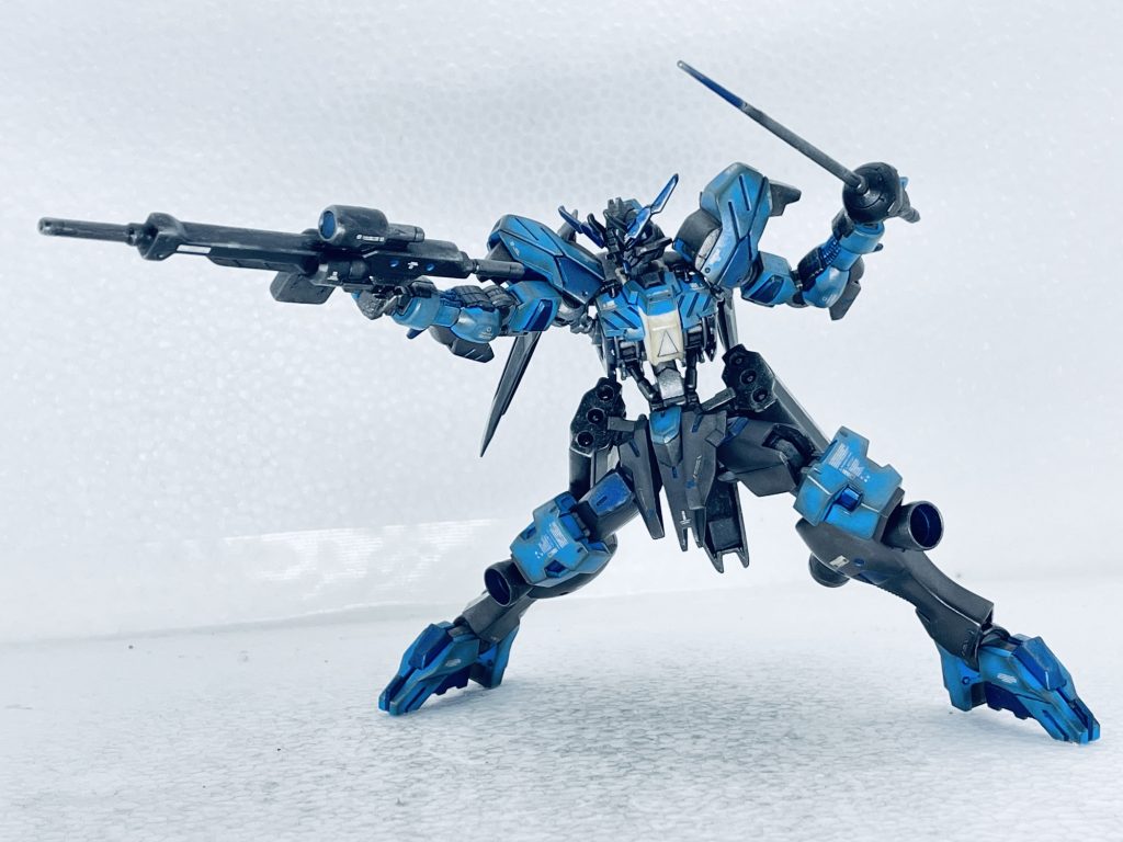 ライフル構え。足首の可動が本当に素晴らしい。