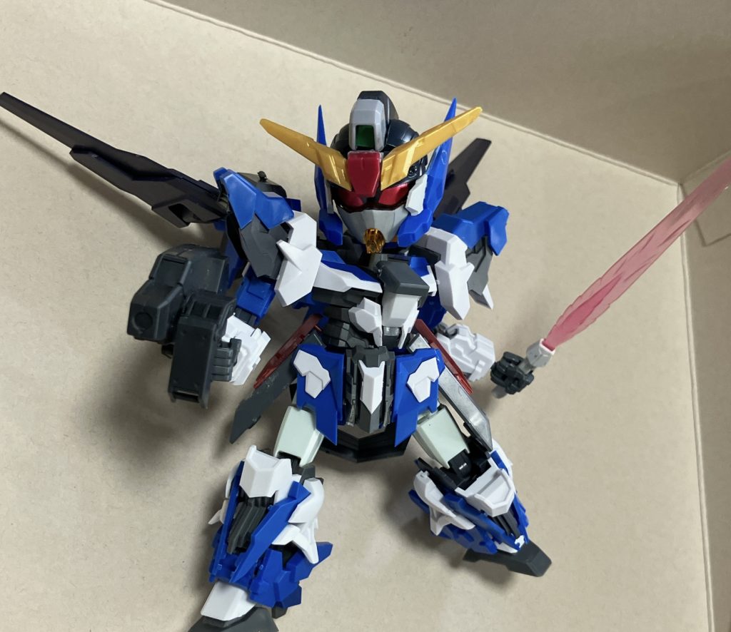 バンシィの頭にはギミックがあるので、せっかくなので活かしてみました。