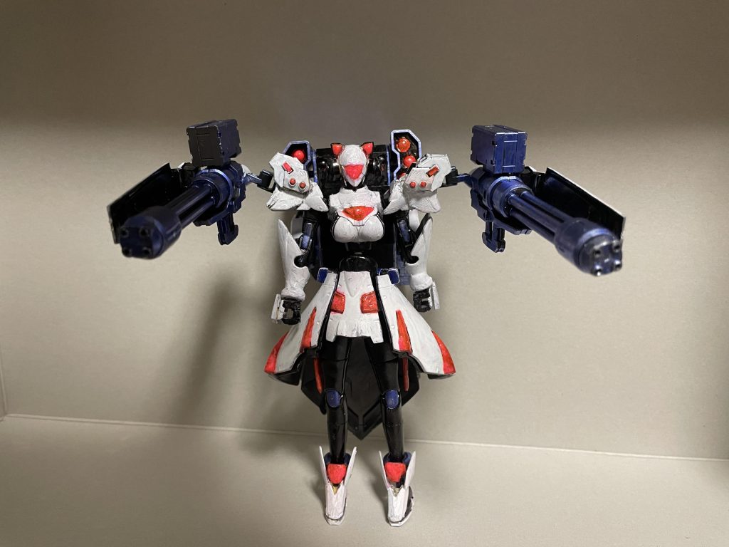 この機体の後ろには巨大ガトリングが装備されてます！