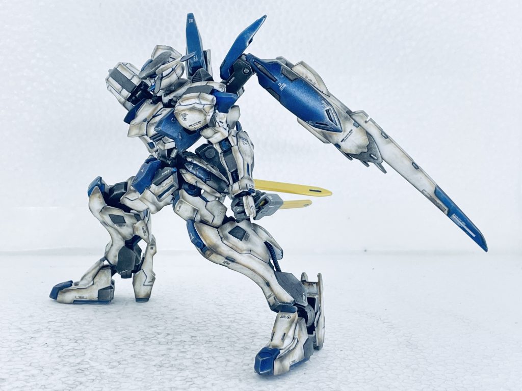 バエルソードを握りしめて…居合抜きの瞬間。