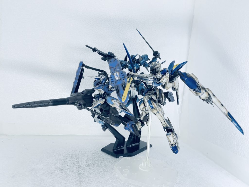 ガンダムヴィダール、キマリスヴィダールと記念撮影。妄想パラレルワールドでは、この3機が共闘して『ある敵』と戦います…その話は第4弾にて明らかに。第4弾では、アレをアレしてアレとチョメチョメする予定です。少し時間がかかりそう…