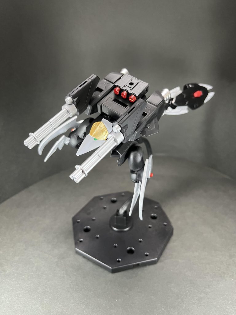 ザクレロクロウアサルトパックを回収、装備したザクレロゴースト。