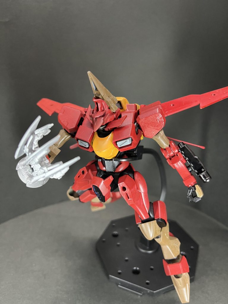 以上、ザウォート紅蓮でした。パイロットの双月紗蓮ちゃんはサーティワンアイスが好きな少しロボ操縦が得意な女の子です!紅蓮自体はもう散々やられてそうはネタなので二番煎じどころではなさそうですが、コードギアスの一斉放送見てテンションが上がり作成しましたw合衆国日本やるゼロポーズとか約束の指しながらシンクを呼ぶ天子様の物真似は今でも私の鉄板(伝わらんやんwシャーリー退場と血染めのユフィは今見てもほんまきつい(´;ω;`)なるべくザウォートのパーツを使おうで面影をまあまあ残したのですが、顔はジャンクを貼り付けたり削ったりして少しは寄せられたかなと✨いつかエナジーウイング付けて八極式もやりたいですね!技術足りてないから無理じゃない?(´・ω・)なんてこと言うの!(´°̥̥̥̥̥̥̥̥ω°̥̥̥̥̥̥̥̥`)