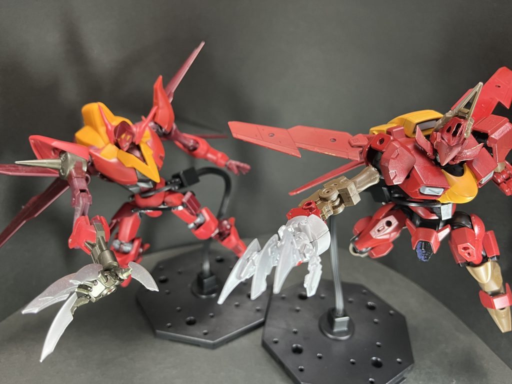 ダブル紅蓮カレン『あんの博士はこんなの作って…けどあんたもやるもんだね!紅蓮の名に恥じないよう頑張りな!紗蓮『あ、有難うございます(これが騎士団のエース…何故か他人のような気がしない⁉︎参考にするために10年ぐらい前に買ったロボ魂を引っ張り出してきました(´・ω・`)b