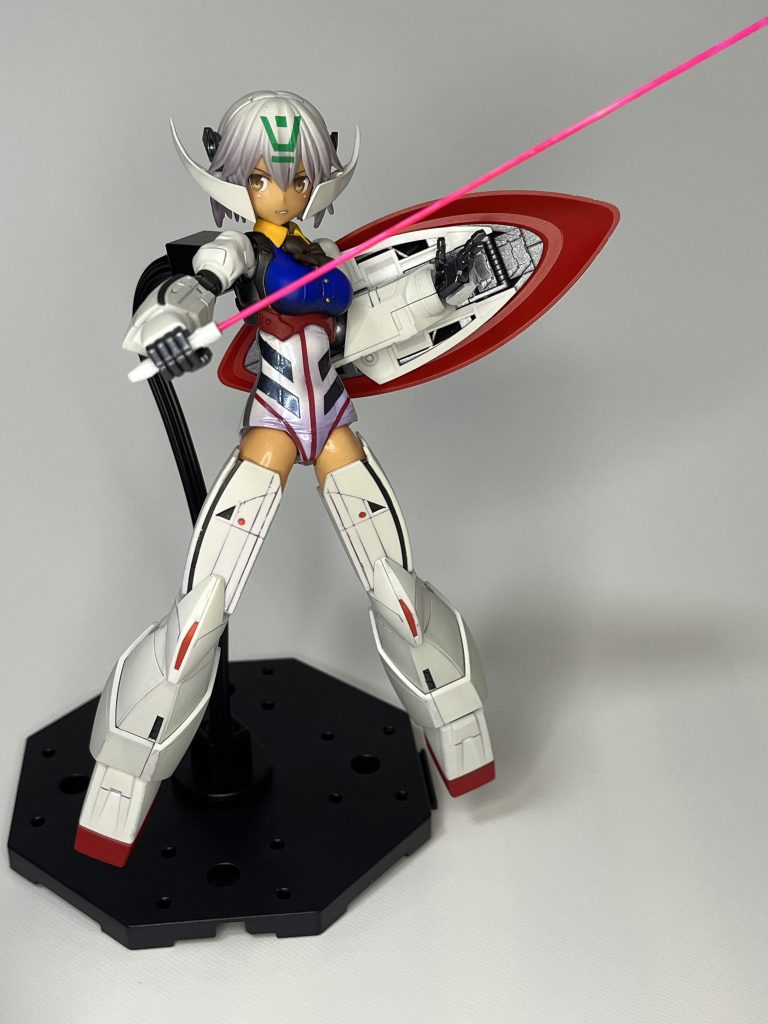 「人が安心して眠るためには…!」ビームサーベルは1mmのプラ棒で作ってみました。