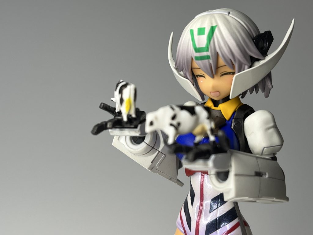 ∀と言えば牛か洗濯のイメージなので、牛も持てるようにしました。手に直接接着してます。