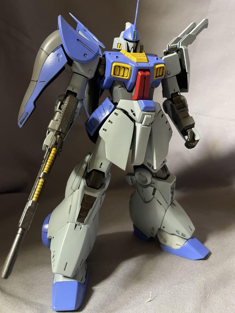 顔をゼータふうに腰アーマーもガンダムふう…ってよりは、ディアスに戻すようなデザインに