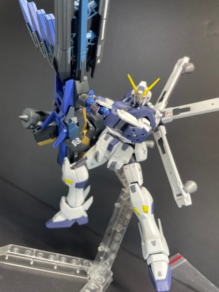 Hzw-02クロカガチ対MA用に店長(ウミモト•マサル)が設計、改造した専用兵装。ロングレンジフィンファンネルを元に改造しており、ファンネルとしての機能を失った代わりに、絶大な威力と射程を誇る。