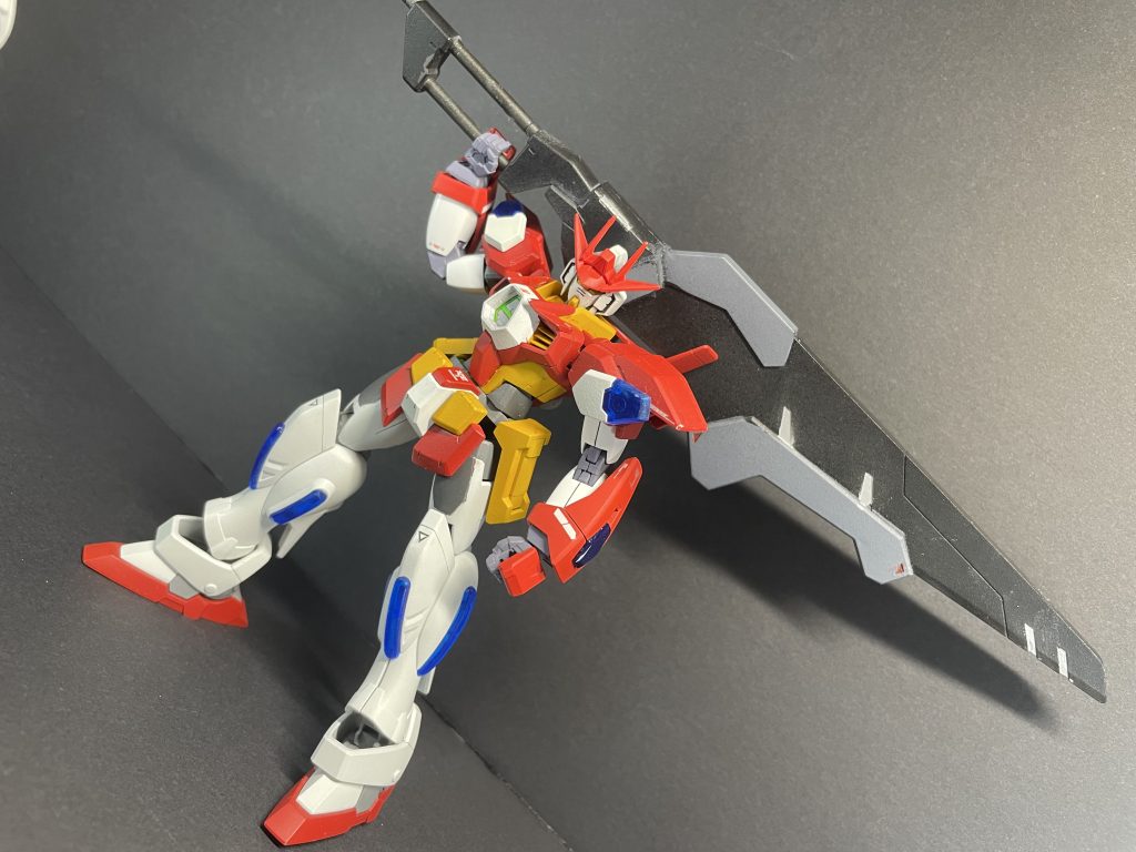 ビルドカスタムっぽい武器欲しいよなぁという考えのもと作られた「ハザードシリーズ」劇中の設定では専用武器ですが、ガンプラの遊びとしていろんなキットに持たせられるようにしています。ご覧いただきありがとうございました！