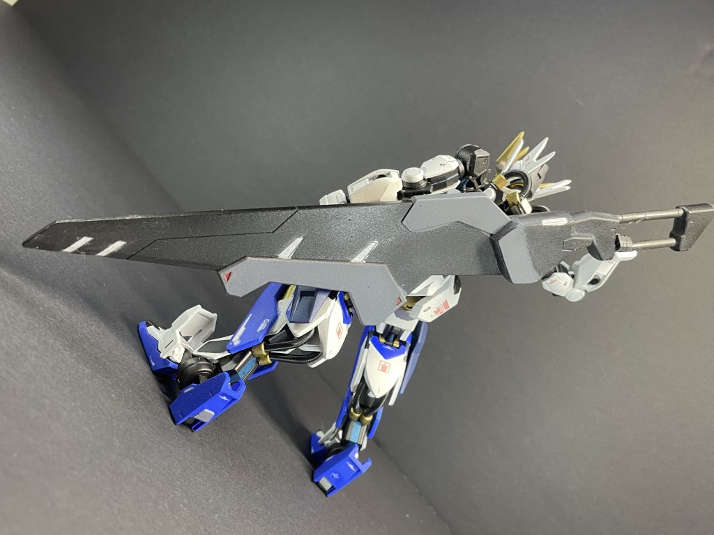 ハザードウェポンHigharsenalzoomAndreceivedanger の略。「高火力の代償に危険の伴う兵器」の意味。レジリエンサーはその中の初代にあたり、今後さらに種類が増えることになる。 