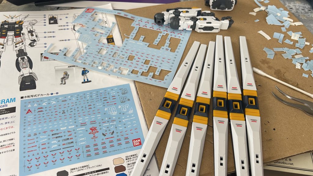 デカール貼って〜