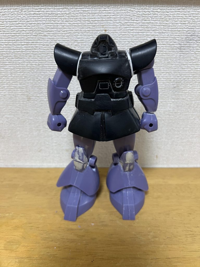 足長に見えない。