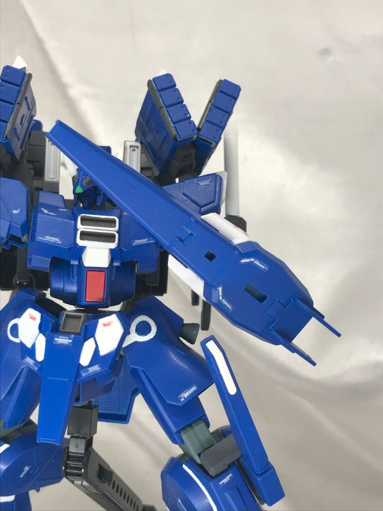 盾はリゼルのものが形近かったんで装備させてます。写真撮り忘れる痛恨のミスをしましたが背面にも装備可能です。