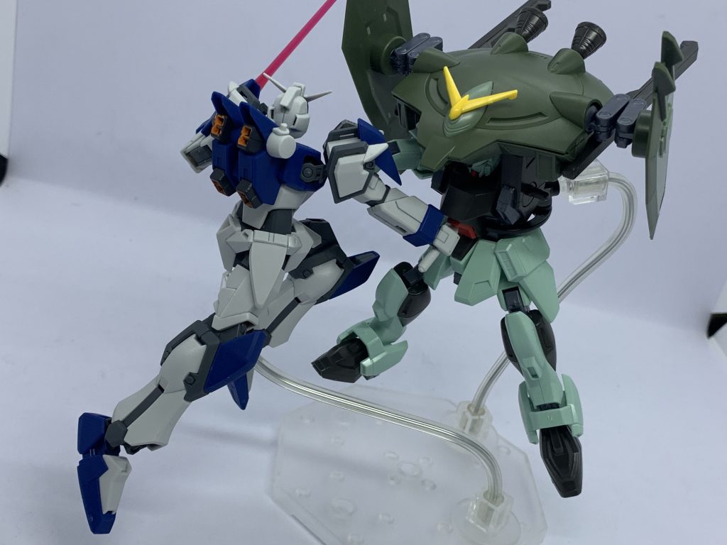 デュエルといえばヤキン・ドゥーエでの新世代機撃破!特にただただ邪魔だったASを囮に使い真の姿でフォビドゥンを撃破するシーンは本当に素晴らしかった。