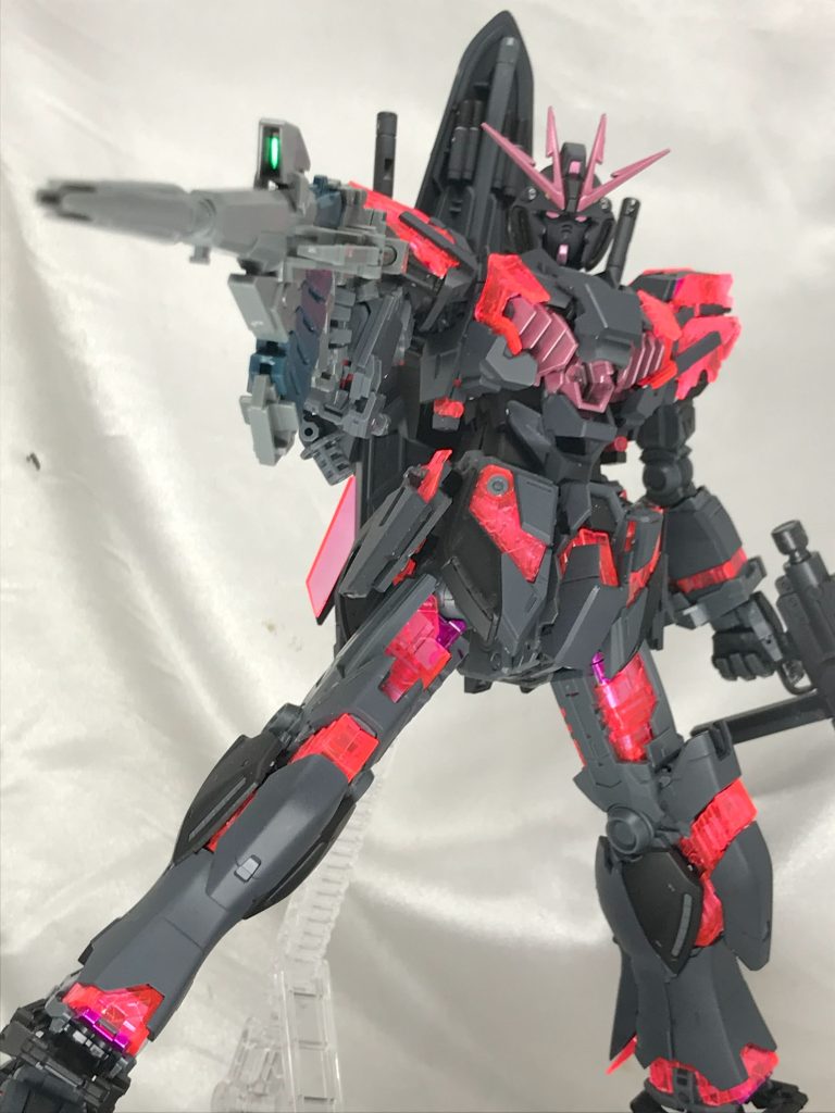 もしナラティブがスパロボに出たとき、C装備って火力不足じゃないかなーという想像が制作の発端になったので、武器はとりあえずのビームマグナムを追加。