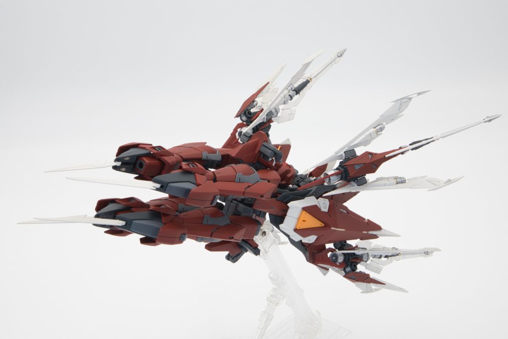 もちろんブースターユニットをつけたまま変形も可能。