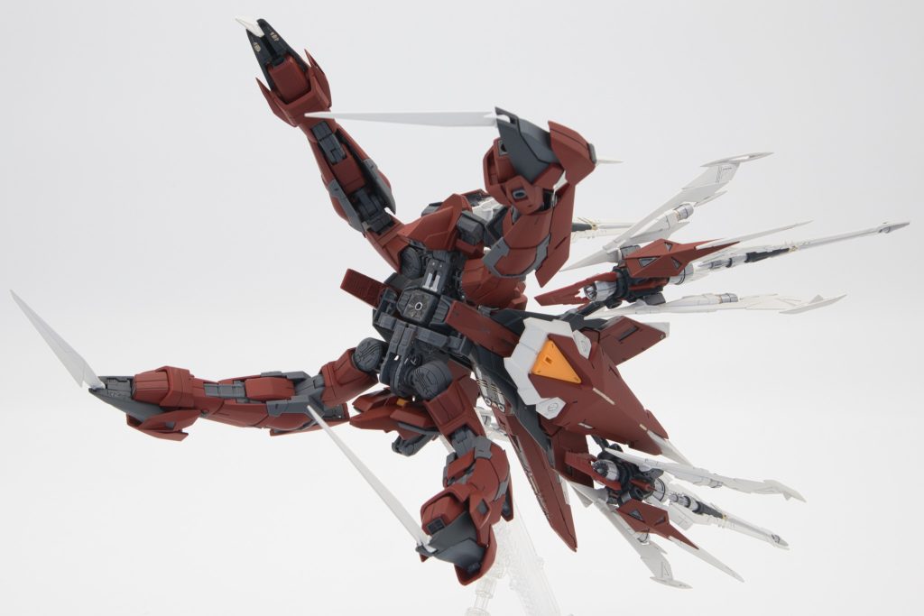 ブースター4基追加で加速力アップ。一撃離脱も捗ります（多分）