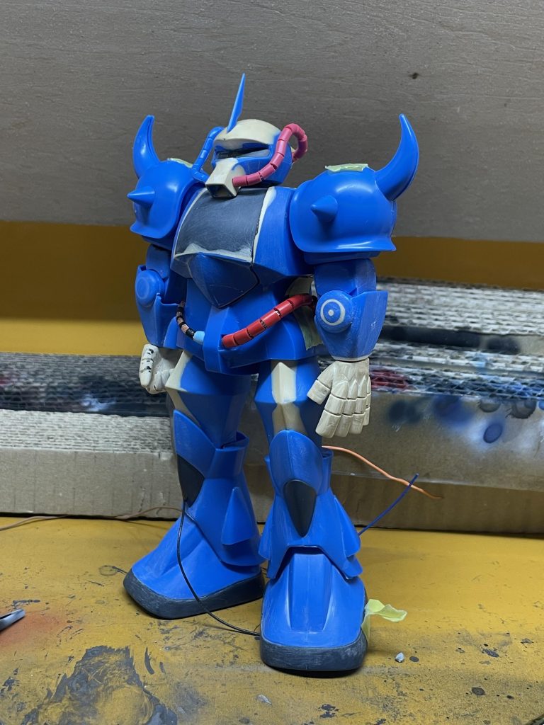 なんとか、手が形になりました。