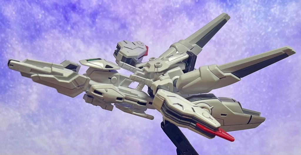 追加ウェポン（支援機）の到着。追加ウェポンだけで、飛行形態になります。こちらは、エアリアルのフライトユニット、エアリアル改修型のビームライフル+バックパック、シールド1枚分のガンビットで構成されています。