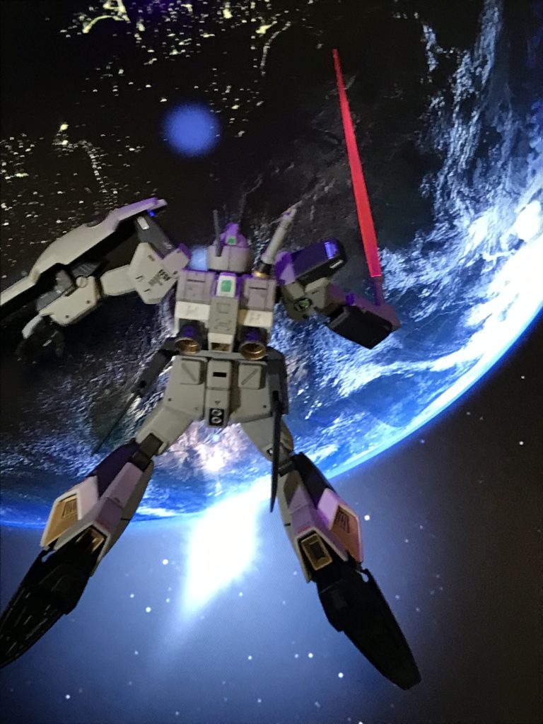 ところがコロニーが月の重力で反転!!裏切り行為があったようだ・・・。一転地球への落下コースへ・・・。全力で阻止に向かう!!