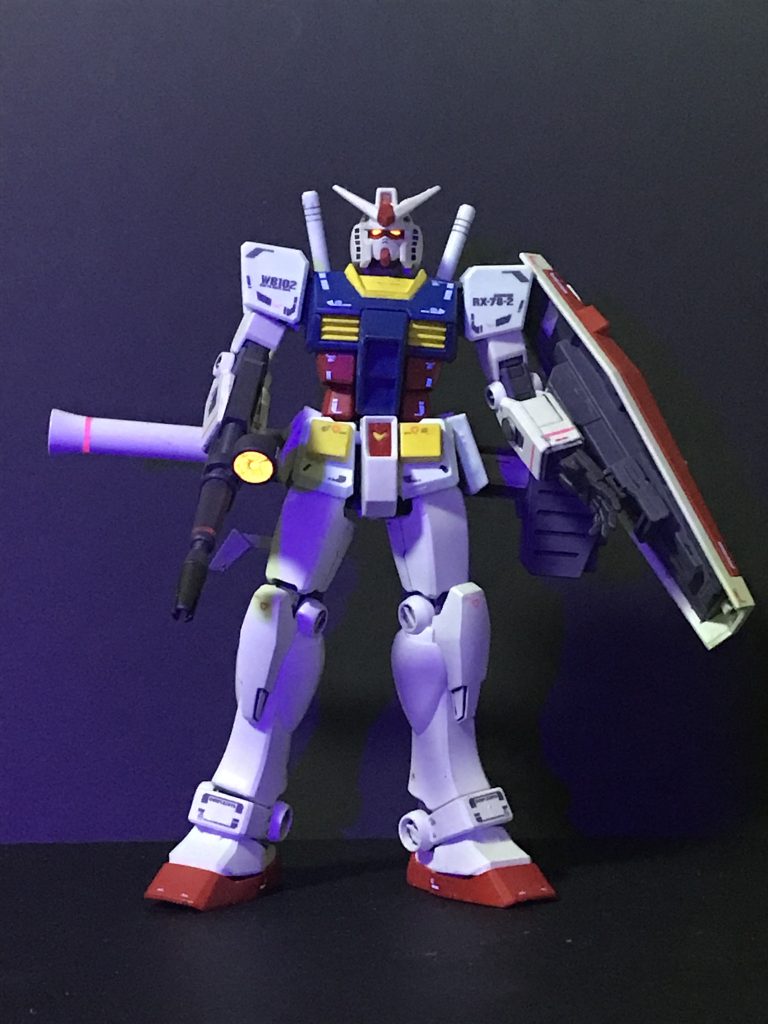 今回改修したものです。フロントアーマーとショルダーアーマーはEGのものに戻しました。デカールはRG用を使用。