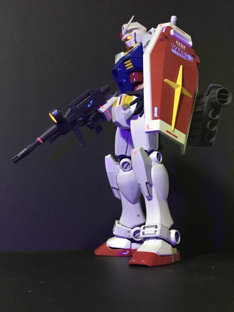 ビームライフルはHGUCのものを使用。