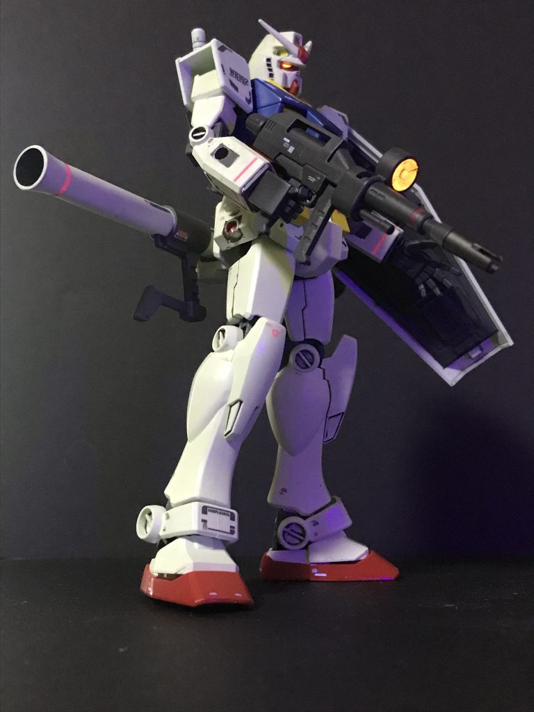 腰のサイドアーマーはver.kaのなごりが残っています。