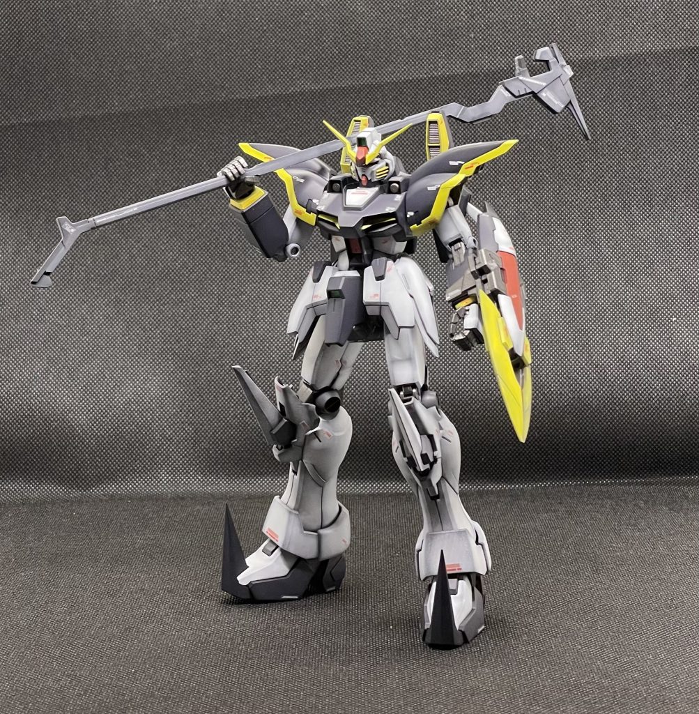 サフ兼下地色の上からグラデーション塗装しています。