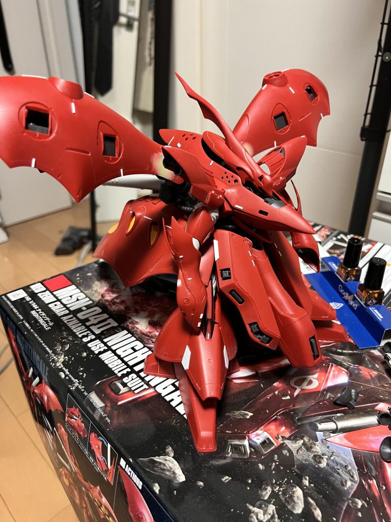 白いところがプラ板。ここまでで、何ヶ月かかったやら。もしかしたらわかる方もいるかもしれませんが、今回のディテールは、セイラマスオさんのディテールを参考にさせていただきました。セイラマスオさんは、水性塗料でのパステル配色がお決まりですが、私にはその技術はないため、セイラマスオさんのディテールでキャンディ塗装したらどうかという欲求から作成しております。
