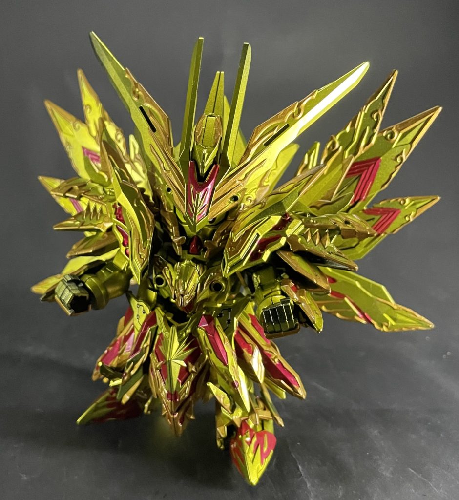 金色の上に、別の金色を塗るという作業が多く、見た目以上に筆塗りでの塗り分けが大変でした…😓