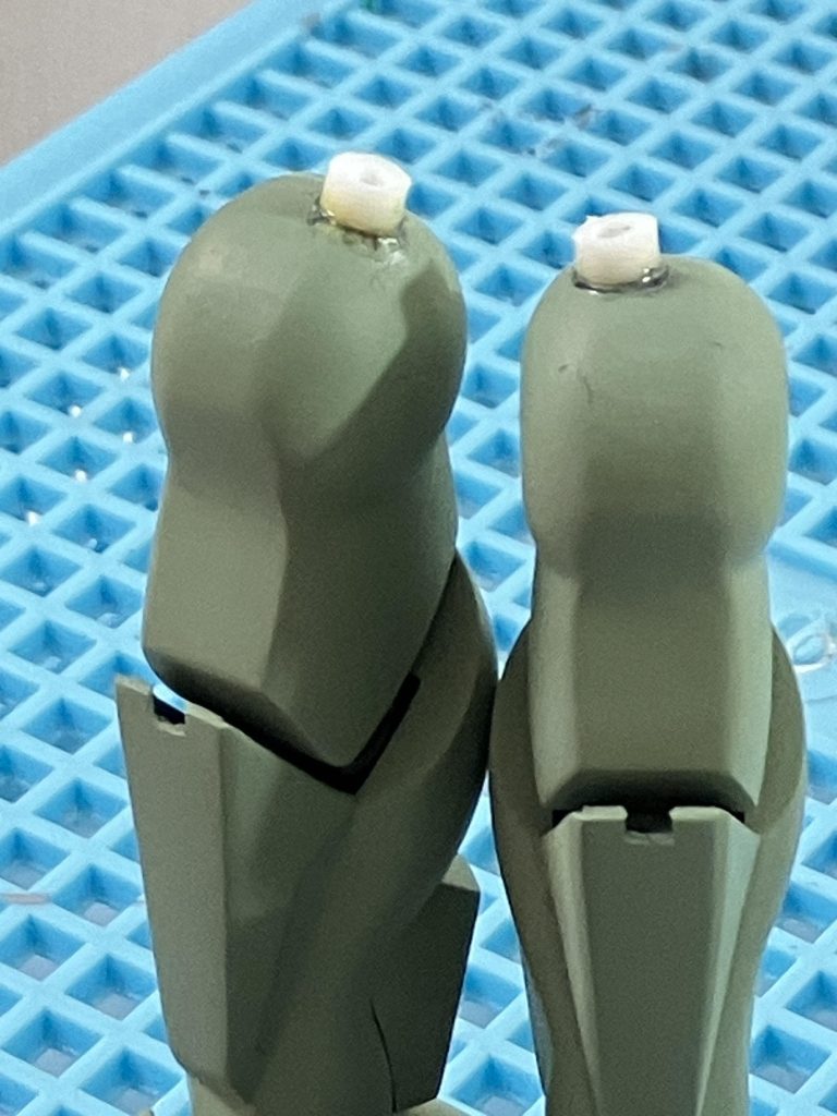 明日はアルミ線接続してみました初めてトライしたのであまりうまいこと行きませんでした補強でプラ棒を接着しましたが、なかなか強く着きませんでした