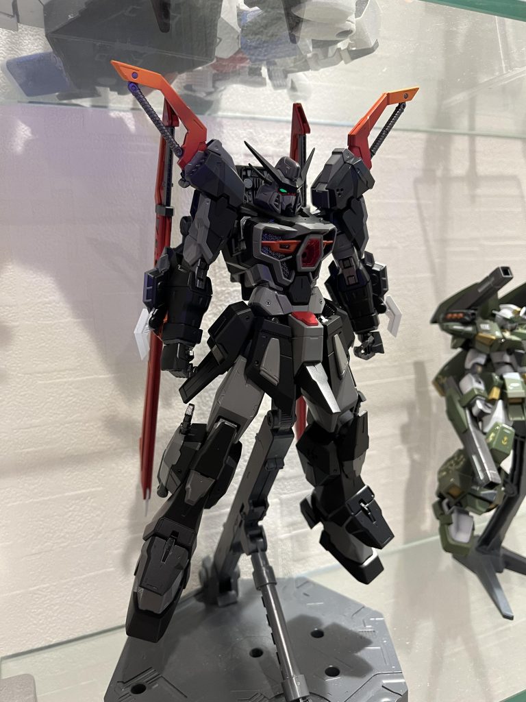 グレーを濃くしました。この時点ではまだカラーリングに納得いってませんでしたが妥協してそのまま進行することに、、、