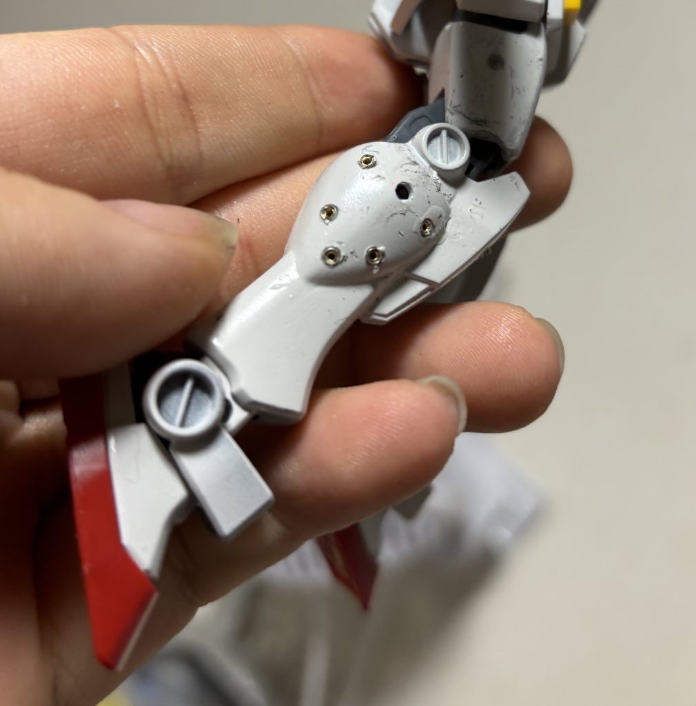 なんなよくわからないメタルパーツを良い感じにスラスターぽく出来た気がする