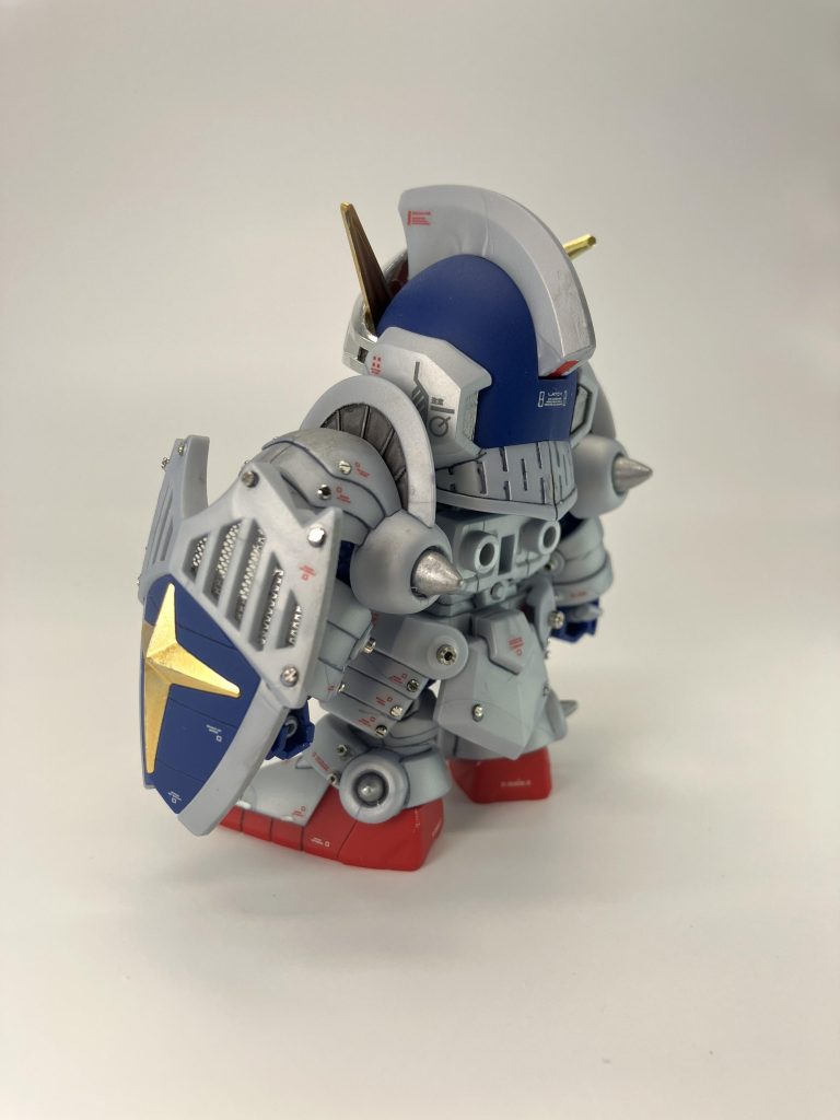 SDでもいつも通りのちょいプラス、メタルパーツとコーションデカールで🥳丸モールドを置き換える感じですが、一部上手く真ん中にいかず😮💨