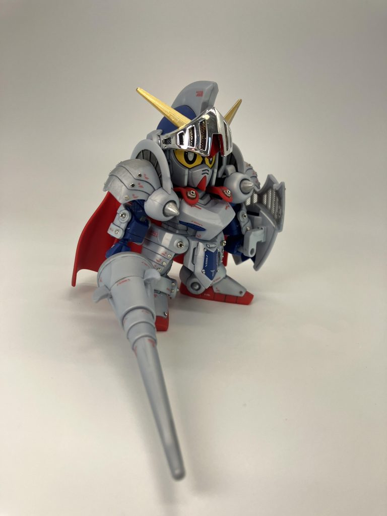 装備も豊富でナイトソードに電磁スピア、3分割された赤いマントも良いですね👍ナイトシールドはソードを収納出来ますがクリアランスが心配だったので割愛😏