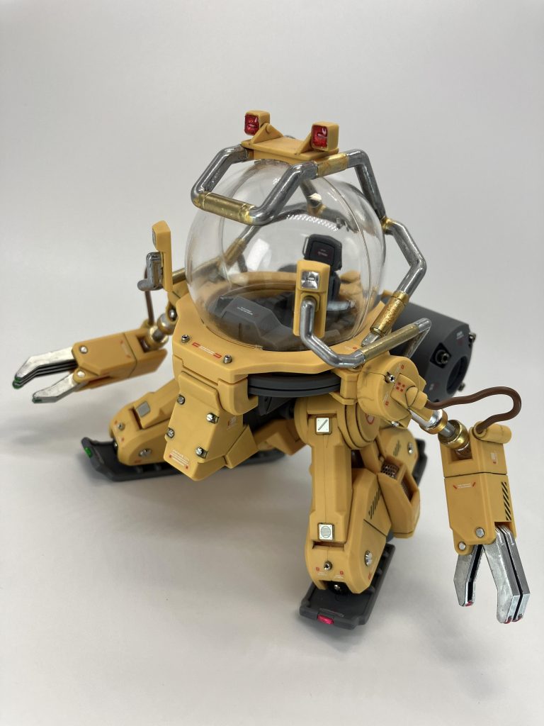 頭上のランプやサイドミラー前面はレジン液を塗布してそれっぽくしてます😋