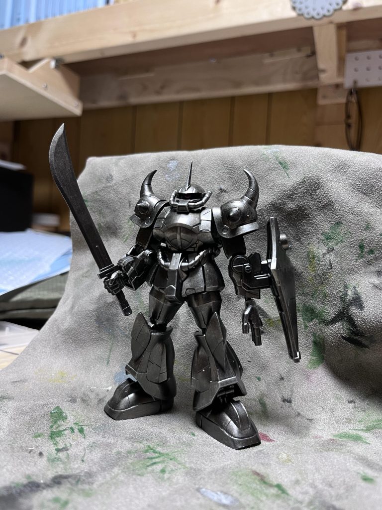 ウソの金属製から、ずいぶんグフらしくなったと思います。これからもジワジワといじっていきたいと思います。