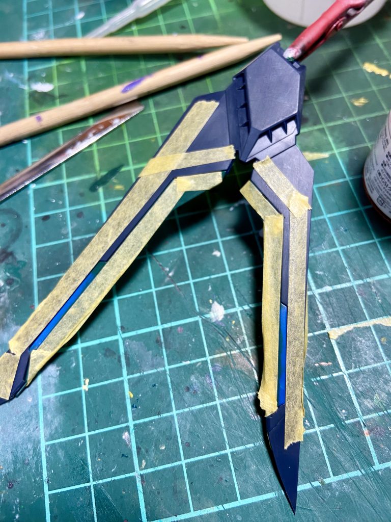 羽のマスキングエアブラシ持ってないので筆ですべて塗装してます。微妙〜〜〜な塗り残しがあってもガンガン修正できるのが筆の利点💪