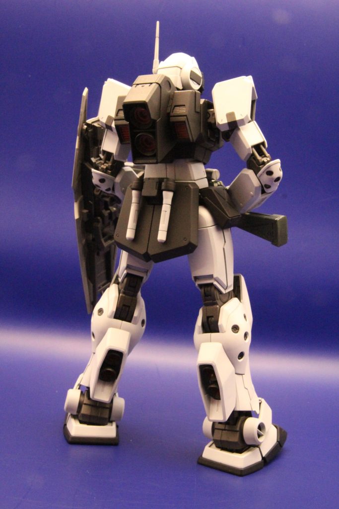 クリアカラーの透明色がなかなか消えず!「 全塗装するなら手軽に買える限定版って最高の素材では!?」と浮かれていた気持ちは、いとも簡単に打ち砕かれたのでした(笑 )