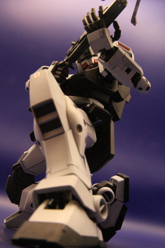 色々ありつつ久しぶりのMGでした。飾れる場所が限られてしまうものの、実在することに近づく迫力はHGに勝る最大の魅力ですね!次回のMGは何にしようかなぁ〜。皆さんもパイロットを塗装する際は十分お気を付けを! 拙い作品を最後までご覧下さり、ありがとうございましたm(_ _)m