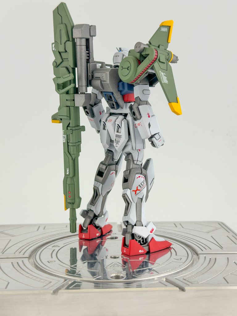 背面。アグニは段落ちにしてます。適度にモールドが入っていてなかなかメカニカルな造形です。