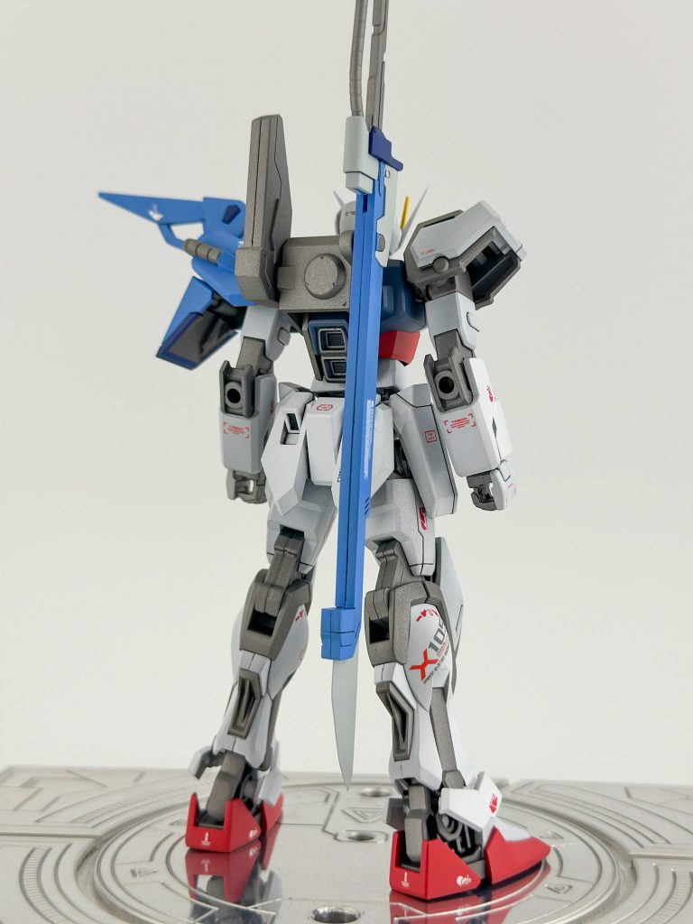 背面。シュベルトゲベールは合わせ目を段落ちにしました。